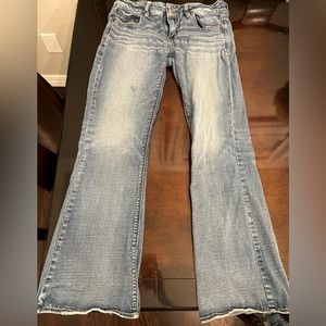 American Eagle Low Rise Bootcut Flare Light-wash Size 8